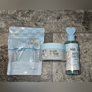 Disney Alice in Wonderland Body Scrub, Bath Salts & Bath Bomb BNIB